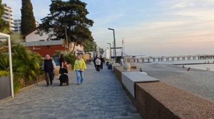 Адлер онлайн, мы в шоке: толпы на набережной, шикарный закат, почти жара на улице