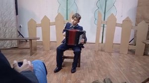 "Море"под баян 
исполняет Ярослав Петров 
Композитор Дербенко