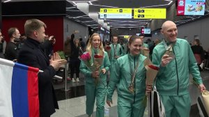В России встретили спортсменов, показавших отличный результат на Сурдлимпиаде в Токио.