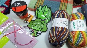 Подарок от Лёли // Новые моточки// Спицы