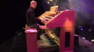 «Попкорн» на церковном органе и барабанах