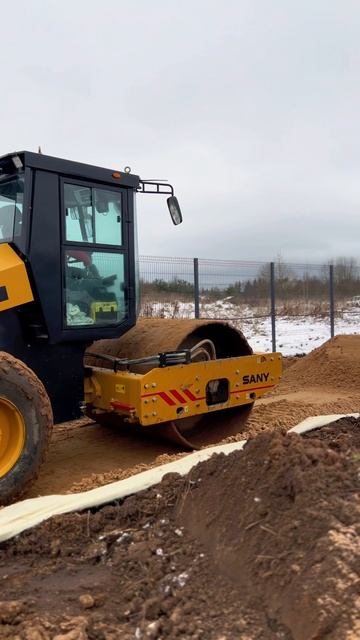 Подготовка дорог 4.500 кв.м на строящейся базе отдыха.