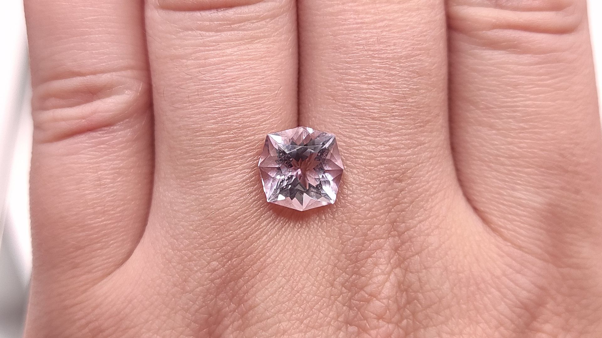Аметист лавандовый 3.52 ct. Бразилия + гемм. заключение
