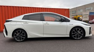 Продажа Toyota Prius PHV HYBRYD 2018