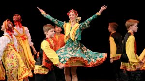 «Четыре двора», Ансамбль танца "Карусель". "Four Yards", Dance Ensemble "Carousel".