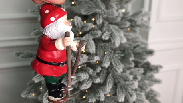 Ёлочная игрушка ЛЕСОВИЧОК НА СНЕГОСТУПАХ, полистоун, 11 см, TR23099-2