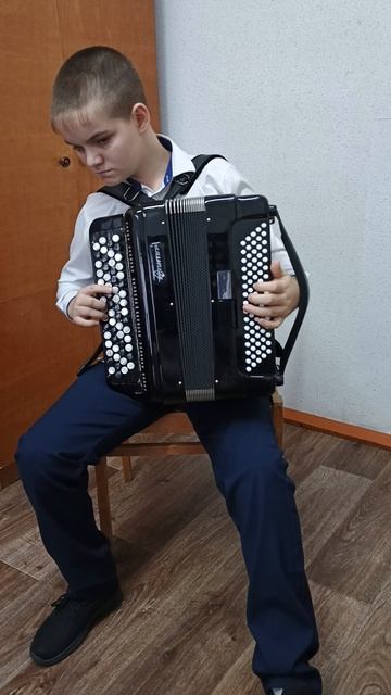 Михайлов Дмитрий 4 кл. 13 лет р.н.п.Выйду на улицу обр.О.Бурьян