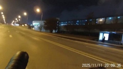 Надо пропускать велосипедиста или нет: задача на знание ПДД, в которой легко ошибиться