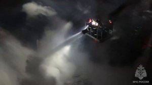 В Абакане на Павших Коммунаров сгорел склад с картоном и автомобилями