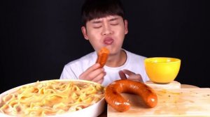 Стало плохо от сырного соуса (на самом деле нет)