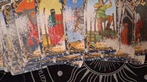 ТАРО РАСКЛАД\ ОТ КОГО ИЛИ ОТ ЧЕГО ВАС УБЕРЕГАЮТ ВЫСШИЕ СИЛЫ?!