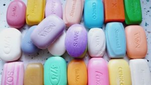 АСМР ШУРШАНИЕ. РАСКЛАДЫВАЮ ЯРКОЕ МЫЛО. ШЕЛЕСТ И ШУРШАНИЕ БУМАЖНЫХ ОБЕРТОК!