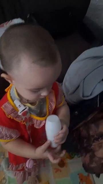 17 мес.9 дн.В платьюшке.(31 дек.2023).mp4