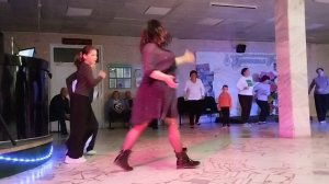 28-11-2025 ТАНЦЫ В САНАТОРИИ БЕРЁЗОВАЯ РОЩА ВЕДУЩАЯ ЗАЖИГАЕТ