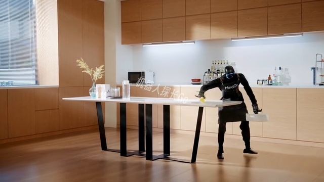 Уже скоро в продаже - робот-помощник по дому #андроид @NB5211