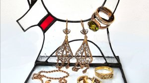 Собака в технике тиффани - маленький витраж для украшений