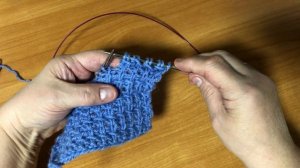 Простой в исполнении симпатичный узор спицами