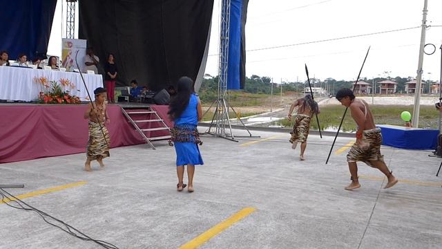 Presentación de danza shuar en el hospital 2014. смотреть онлайн