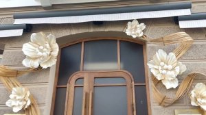 Не оказалось билетов в театр на оперетту.# Гуляю по Красной.#; Завтрак в Клетке.# Кооперативный рыно