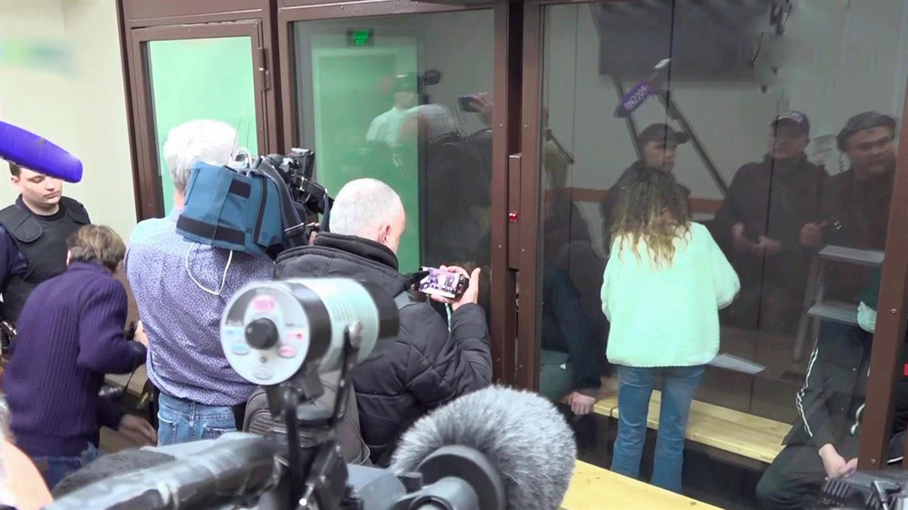 Фигурантам дела о продаже квартиры Ларисы Долиной вынесли приговор.