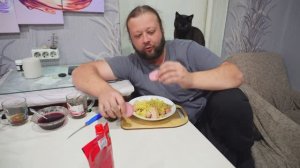 Вкусно кушаю и ничего не делаю