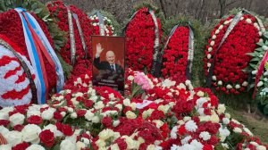 Вся Утопает в цветах и венках..Могила Легендарного Тренера по футболу Никиты Симоняна. Ваганьковское