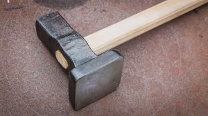 Кузнечное дело. Молот для плоских поверхностей