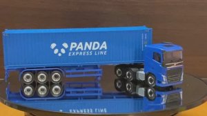 Модель Volvo FH с контейнеровозом и контейнером в масштабе 1:87