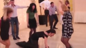 Улетные танцы на свадьбе! 🤣