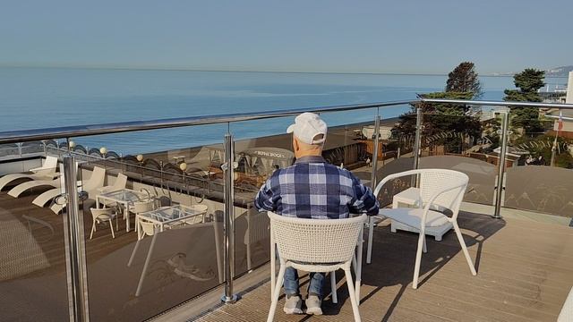 завтрак на крыше отеля Тропикана