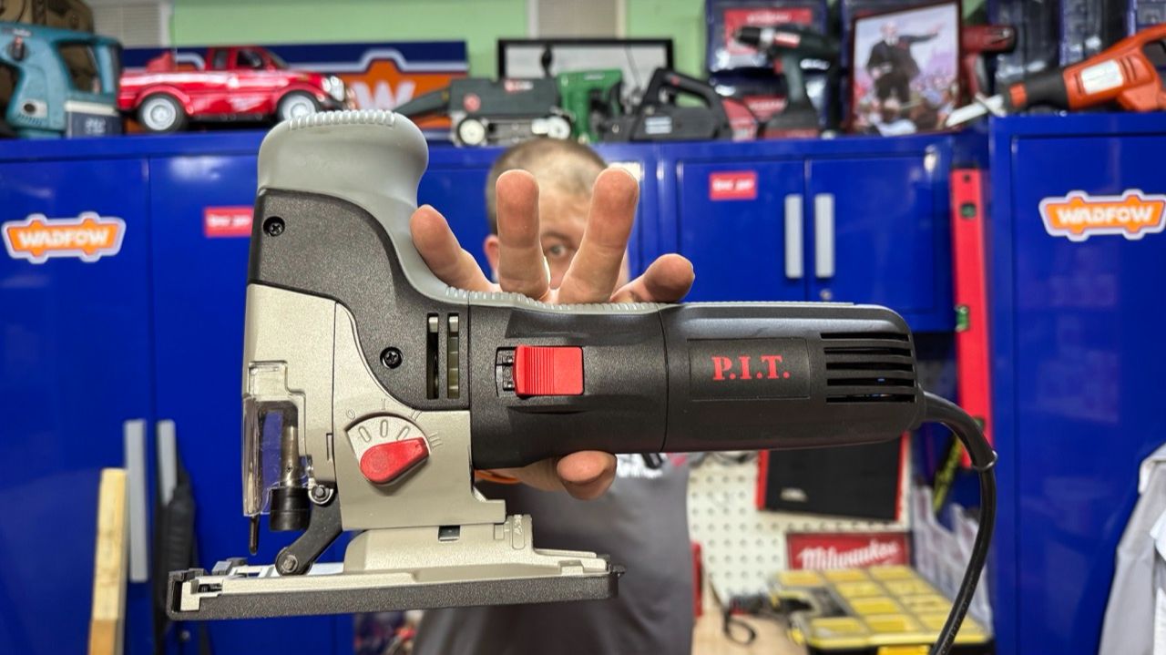 Лобзик P.I.T. PST110-C