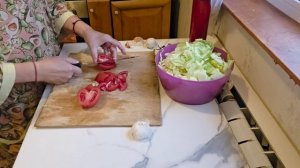 фкусная минутка-борщ.пюре,печеная курка,салат и болталка