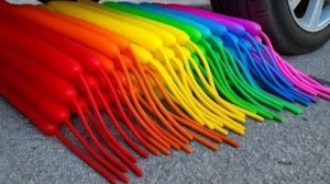 Машина против гигантских шаров из слизи с хрустящими крошками и машина для