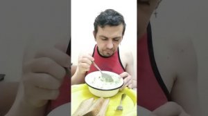 Обжор мукбанг / салат из огурцов с майонезом зеленью и чесноком