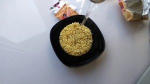 Пробую корейскую лапшу рамен**