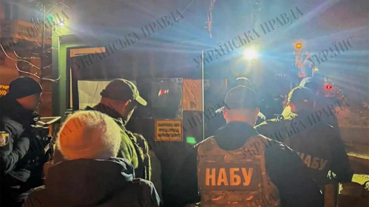 К главе офиса Зеленского Ермаку пришли с обыском антикоррупционные органы.