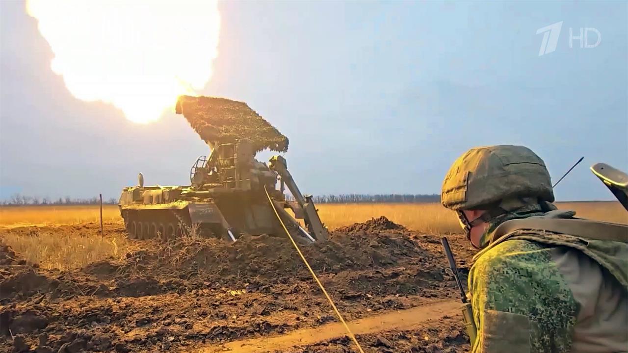 Российская армия ночью нанесла новые удары по военным объектам на Украине.