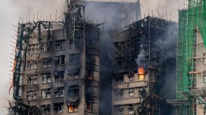 Смертоносный пожар в Гонконге унес жизни уже 94 человек