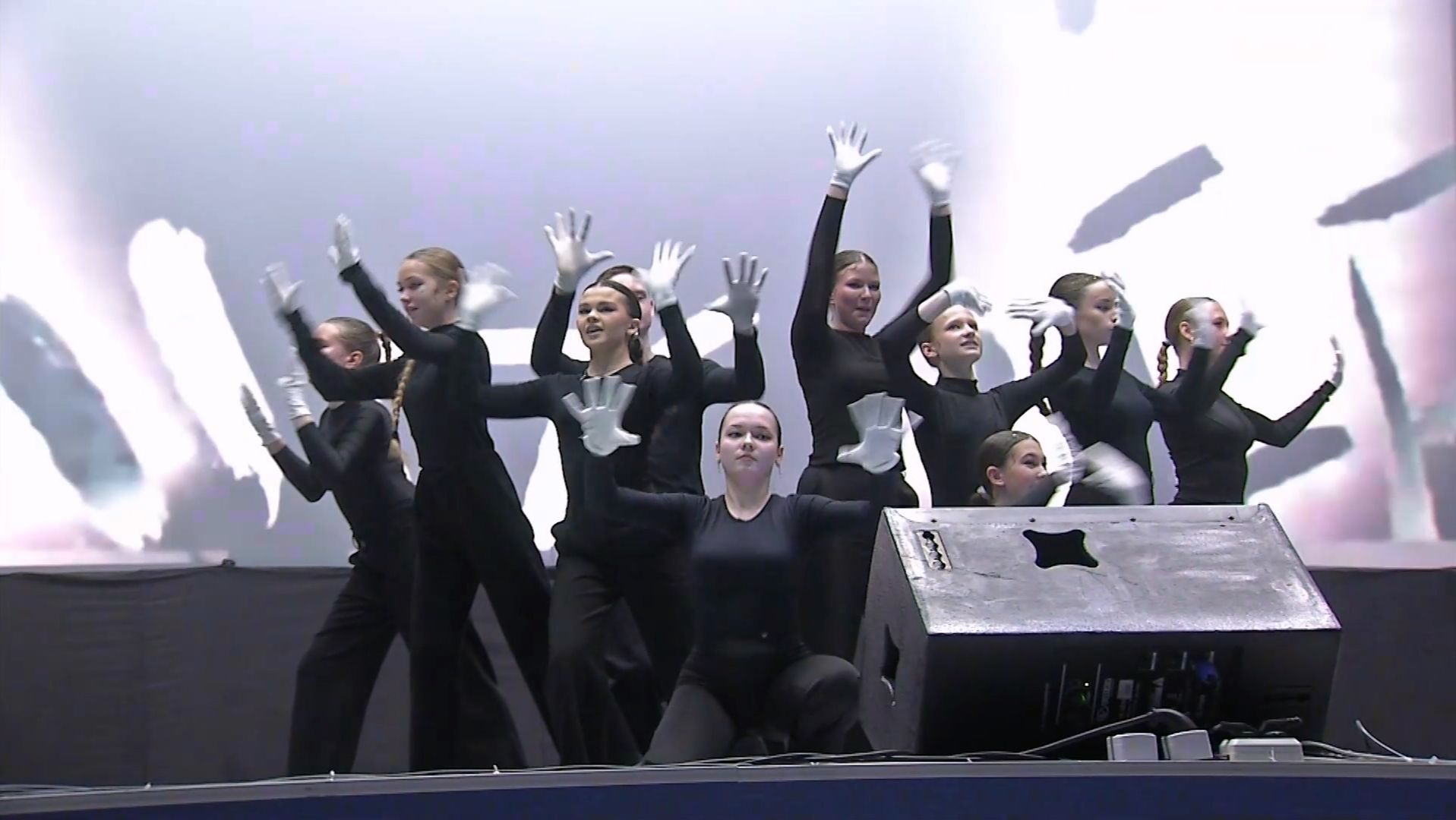 «Тинейджер-Лидер 2025» стал ареной для проявления энергии и таланта серовской молодежи смотреть онлайн