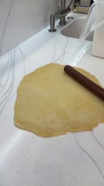 Вкуснейший песочный пирог с творогом и вишней смотреть онлайн