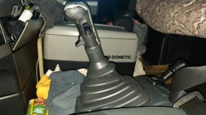 Если рычаг переключения передач туго ходит в стороны. MAN TGX