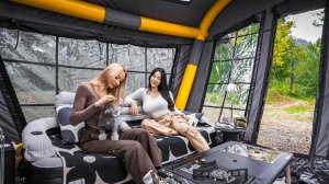 Шикарный кемпинг в надувной палатке.