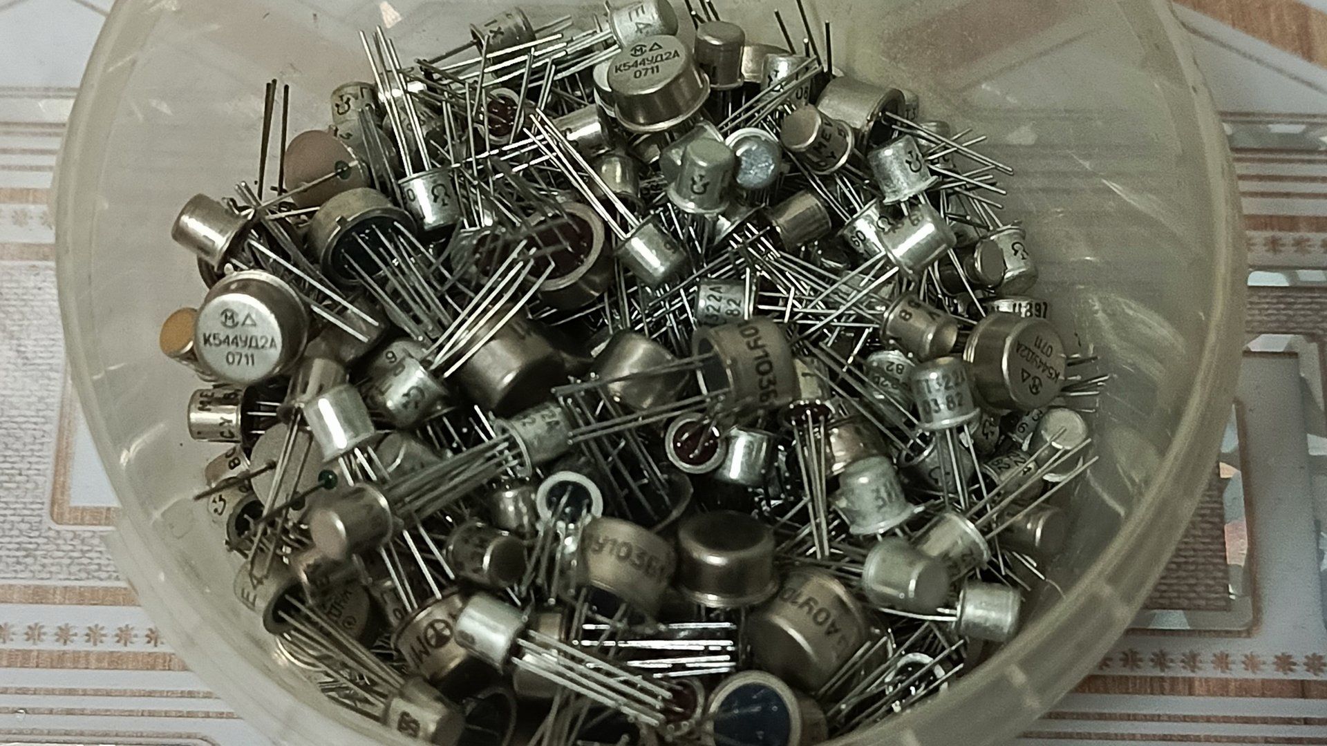 А стоит ли🤔?Транзисторы без позолоты на переработку😉 смотреть онлайн