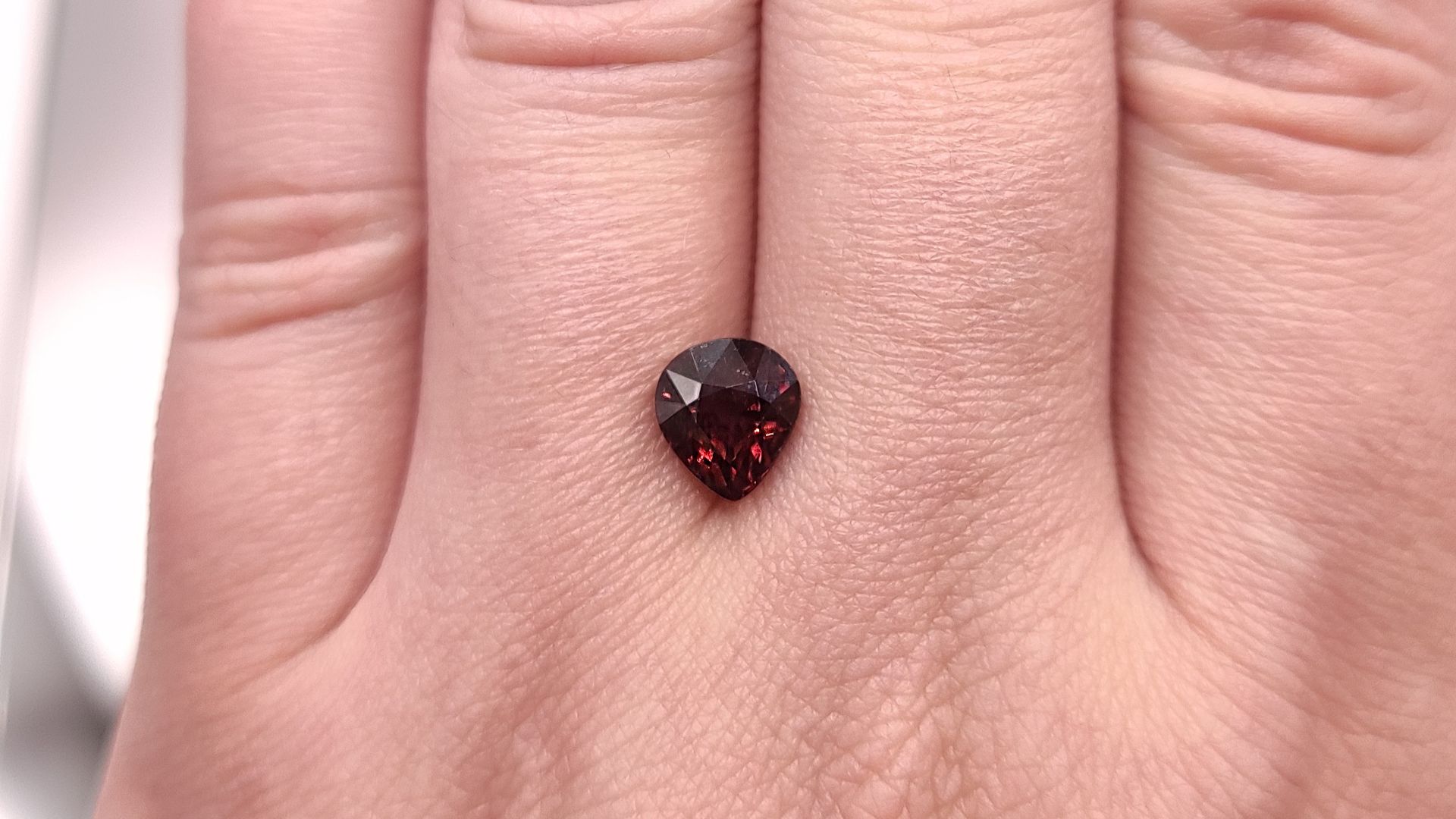 Циркон Гиацинт груша 3.15 ct. Танзания + гемм. заключение