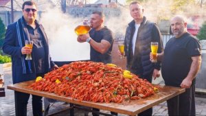 МЫ СЪЕЛИ 70кг РАКОВ! МНОГО ПИВА и МОРЕ УДОВОЛЬСТВИЯ. ENG SUB