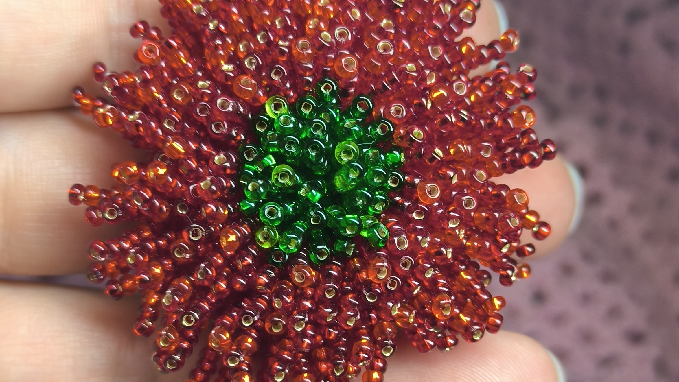 Брошь из бисера