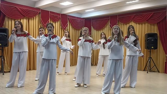 Образцовый вокальный ансамбль Конфетти старшая группа 12-15 лет Не уходи снег