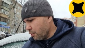 Пробую лужу в Яндекс доставке. Обломыч нервничает, но чуть-чуть.