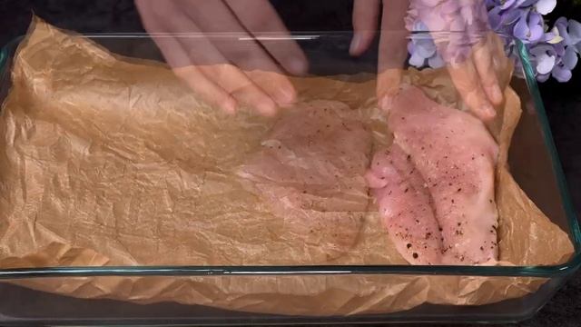 Самая сочная куриная грудка, простой рецепт! смотреть онлайн