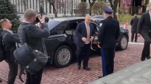 Виктор Орбан прибыл на переговоры в Кремль: видео